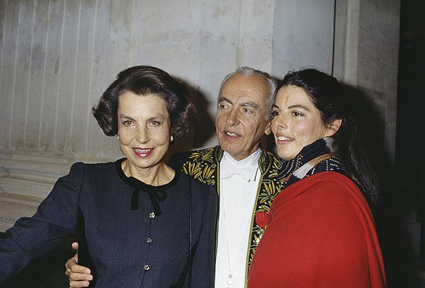 Франсуаза Бетанкур-Майерс с родителями на приеме в Французской Академии в 1988 году