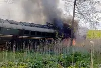 Поезд сошел с рельсов под Брянском в результате подрыва железной дороги. Что известно о случившемся?