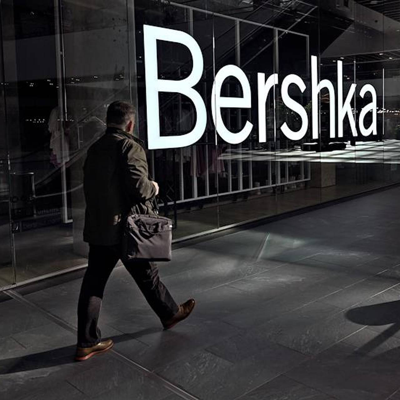 В «Авиапарке» открылся магазин заменившего Bershka в России бренда:  Явления: Ценности: Lenta.ru