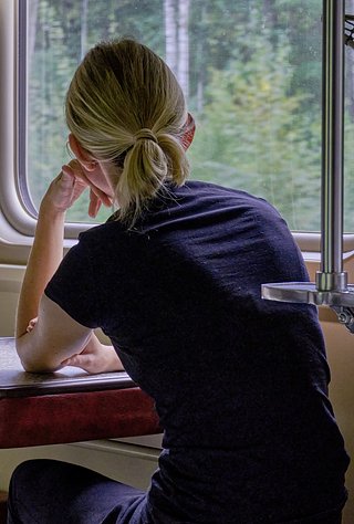 Порно в автобусе в час пик с милой японкой