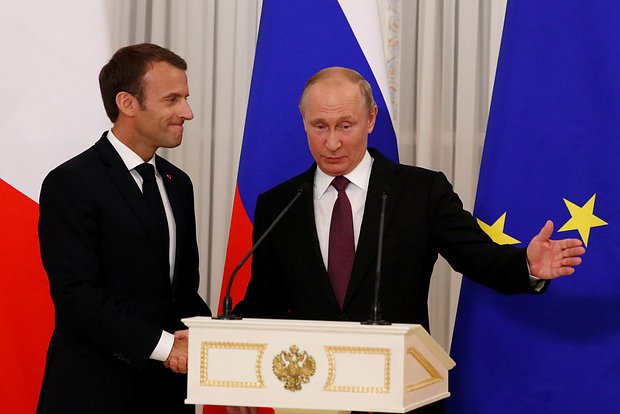 Эммануэль Макрон и Владимир Путин