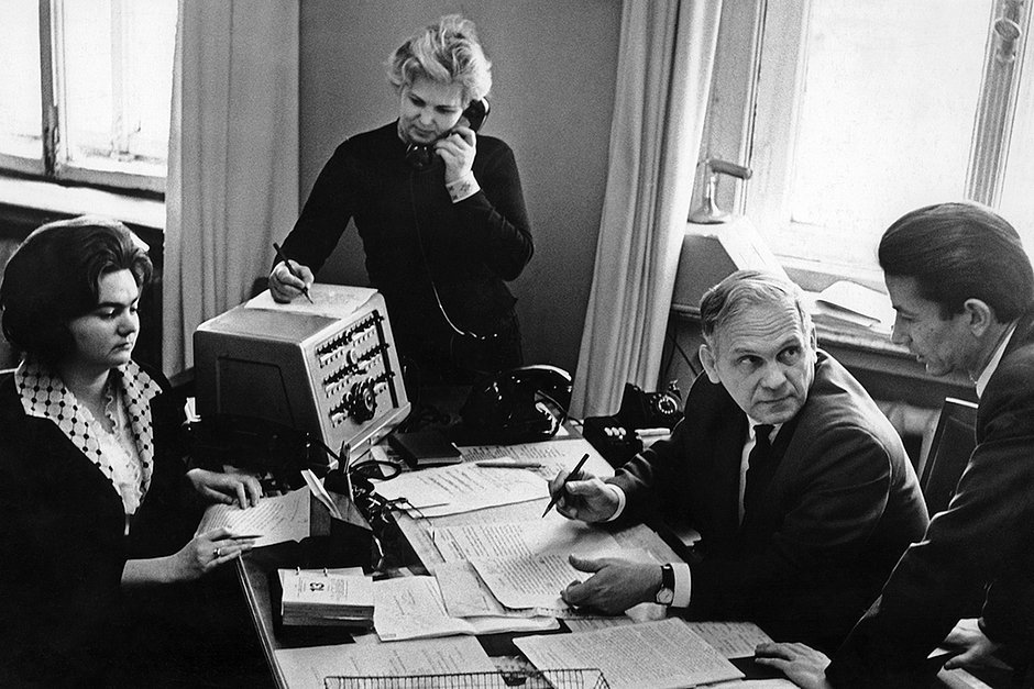 Сотрудники одной из редакций ТАСС, 1958 год 