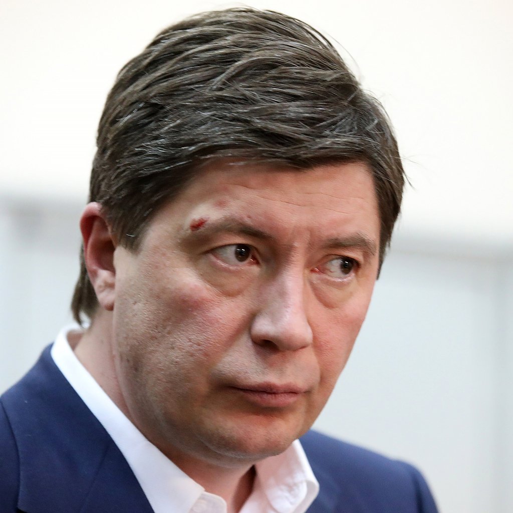 Банкир хотин. Хотин банк югра. Хотин сегодня. Хотин сегодня. Хотин бизнесмен.