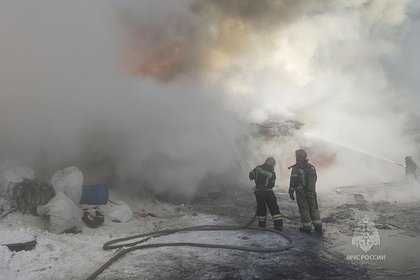 На российском складе с горючими жидкостями произошел пожар