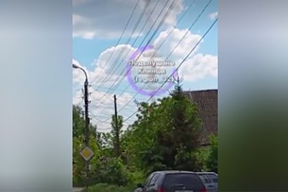 Появилось видео падения вертолета над Брянской областью