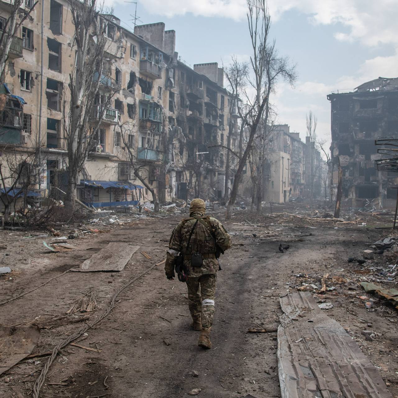 Будто не врага уничтожали, а саму жизнь» Год назад закончились бои за  Мариуполь. О чем не могут забыть участники штурма?: Украина: Бывший СССР:  Lenta.ru