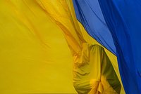 Россияне все чаще сталкиваются с полицией из-за вещей в цветах флага Украины. Можно ли за это наказывать? Вице-спикер Госдумы Даванков заявил, что 