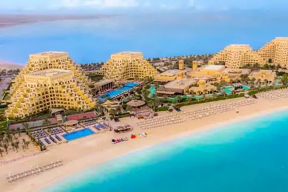 Названы пять самых популярных отелей ОАЭ на лето