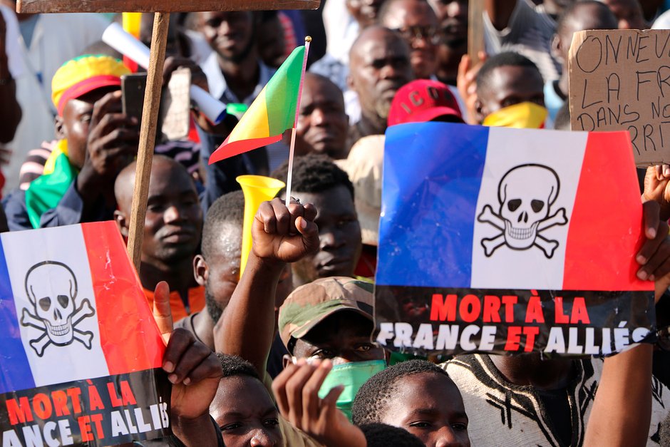 Акция протеста против Франции на площади Независимости во время 60-летия обретения Мали независимости от Франции. Бамако, Мали, 22 сентября 2020 года