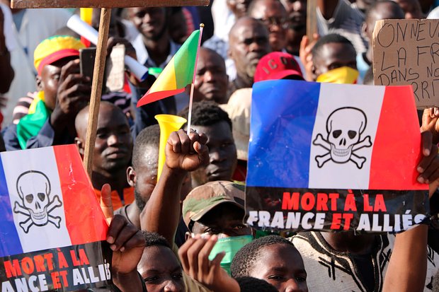 Акция протеста против Франции на площади Независимости во время 60-летия обретения Мали независимости от Франции. Бамако, Мали, 22 сентября 2020 года. Фото: Anadolu Agency / Getty Images