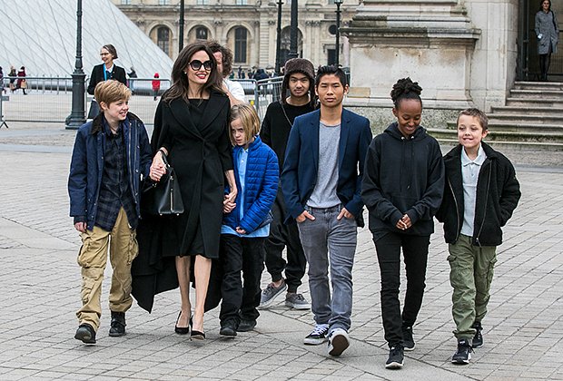 Анджелина Джоли с детьми в Париже, 2018 год