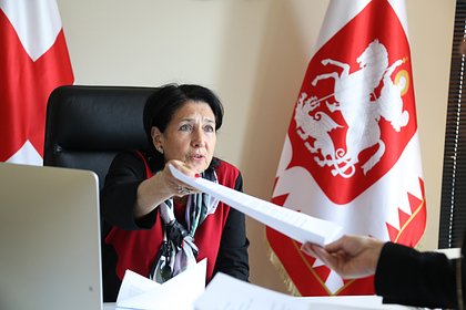 Власти Грузии назвали действия президента страны политически предвзятыми