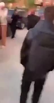 Под Петербургом школьницы подрались из-за вейпа и попали на видео