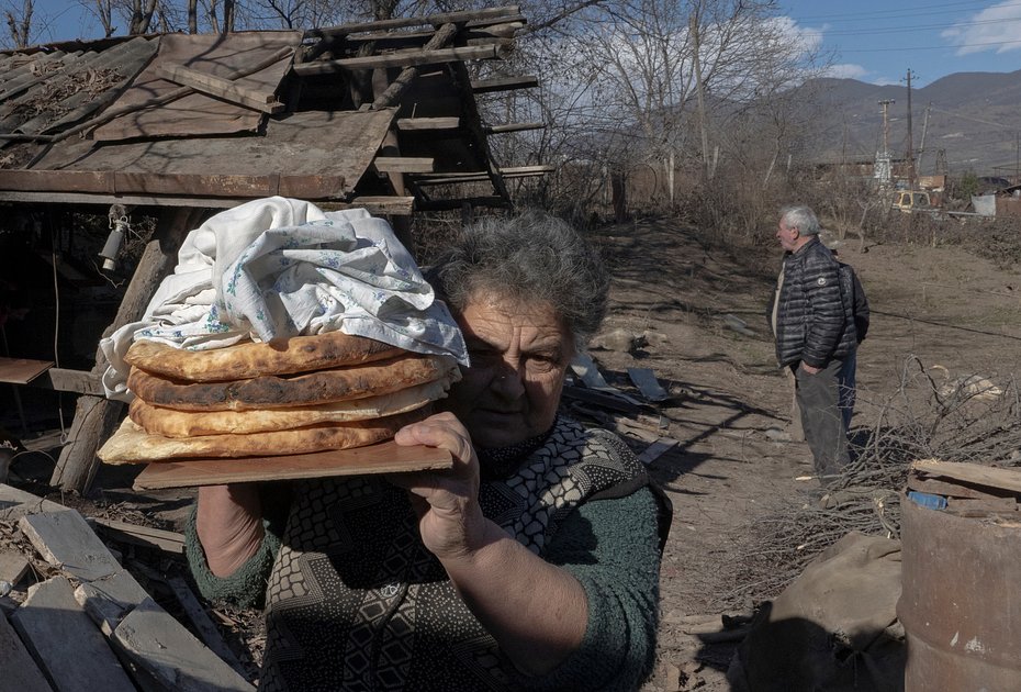 Жители одного из сел в Нагорном Карабахе, 15 января 2021 года