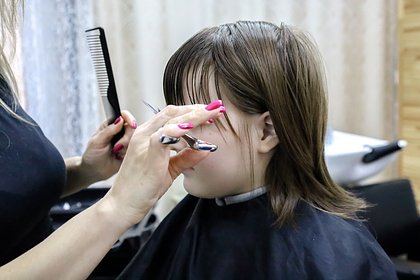 Эксперт рассказала о вреде окрашивания волос для подростков
