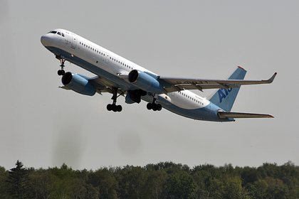 Пилотов российского пассажирского самолета пытались ослепить лазером при взлете