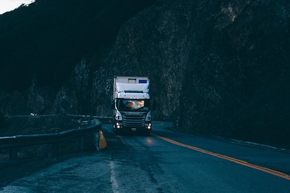 В России оценили влияние запрета Польши для грузовиков на доступность товаров