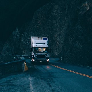 В России оценили влияние запрета Польши для грузовиков на доступность товаров