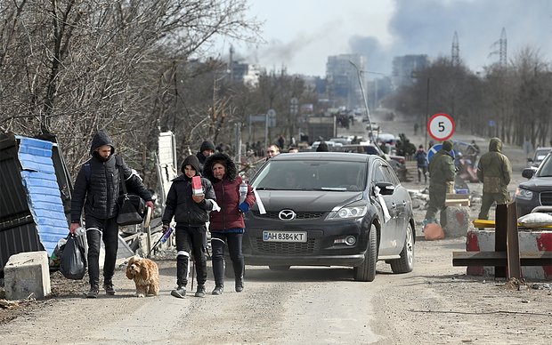 Беженцы покидают Мариуполь. Фото: РИА Новости