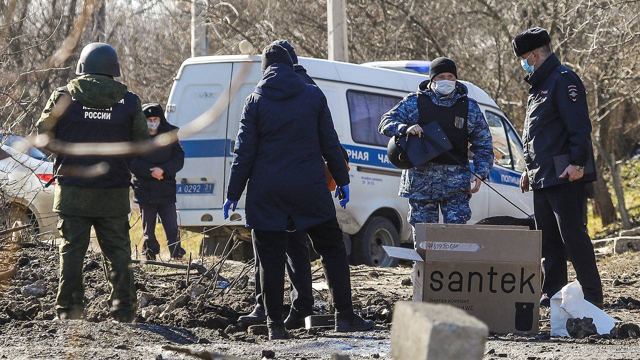 «Пришлось работать под огнем минометов» Полицейский из ДНР — о службе в  Донбассе и борьбе с криминалом в зоне СВО: Полиция и спецслужбы: Силовые  структуры: Lenta.ru