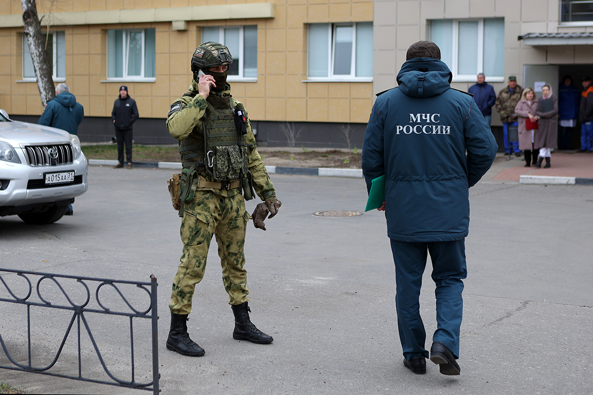 Я плачу, мне страшно, дом трясется» Что происходит в областях на границе с  Украиной? Рассказывают местные жители: Общество: Россия: Lenta.ru