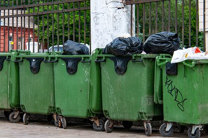 В России запретят выкидывать одежду в мусорные баки