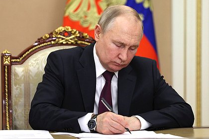 Путин пообещал написать письмо бойцам в зону СВО