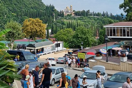 В Абхазии в 20 раз увеличили штраф для гуляющих по улицам оголенных туристов