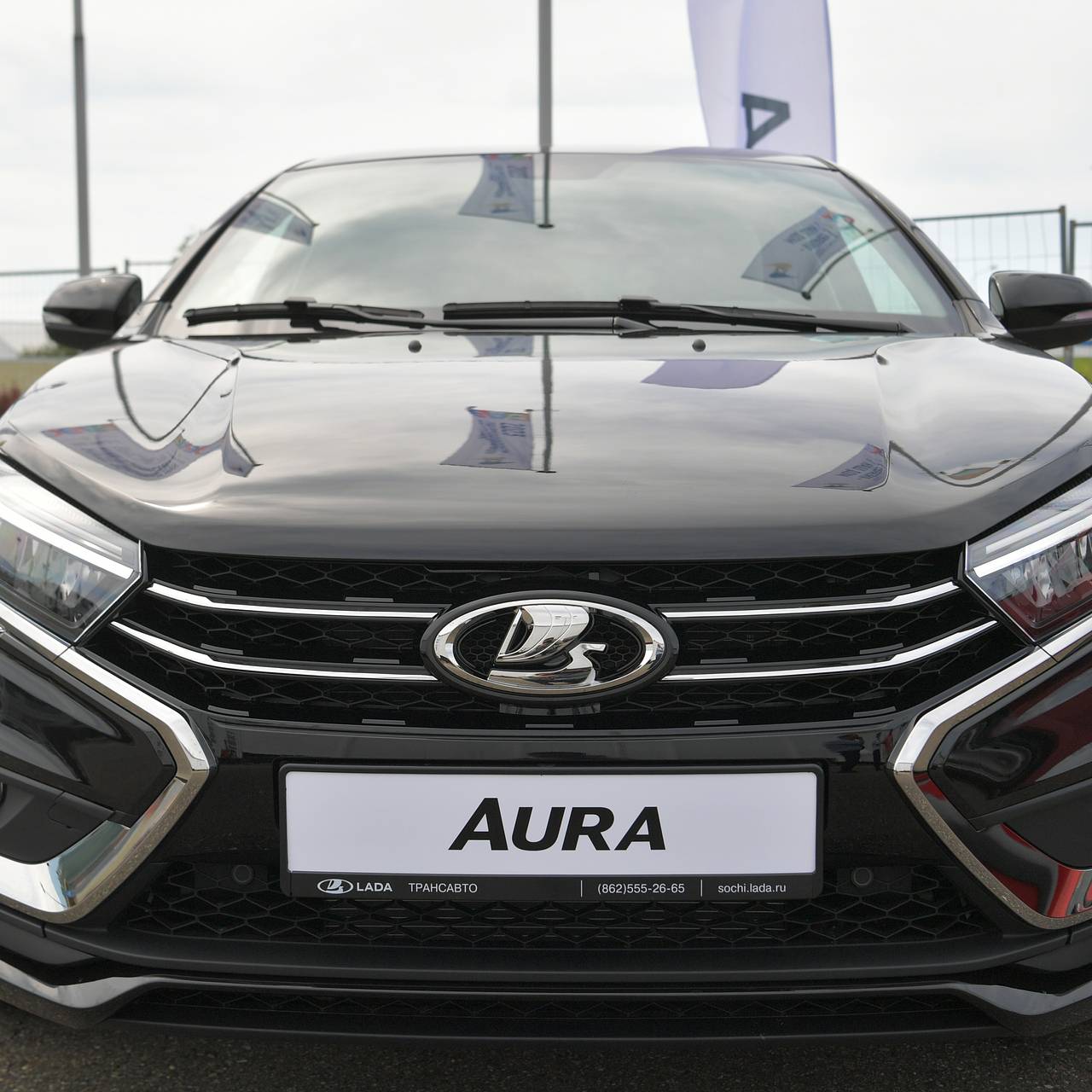 Названа цена новой Lada Aura для чиновников: Рынки: Экономика: Lenta.ru