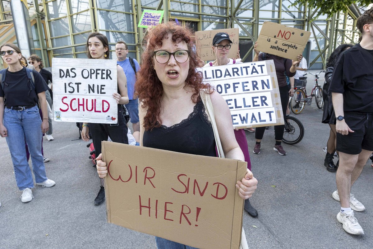 Демонстрация против концерта Rammstein в Мюнхене в июне 2023-го