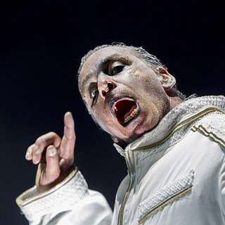 После разгоревшегося секс-скандала Rammstein внесли кардинальные изменения в свои выступления