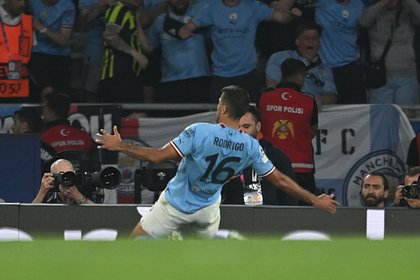 Named the best player of the final match of the Champions League