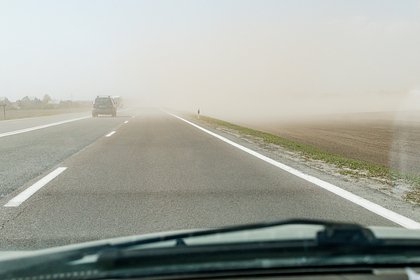 Очевидица описала накрывшую российский регион пыльную бурю