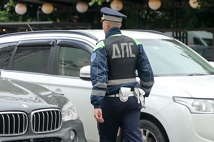 Перевозившая наркотики россиянка перевернулась на машине и попалась полиции