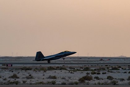 США направили на Ближний Восток новейшие истребители F-22 из-за России