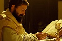 Знаменитый грешник Шайа ЛаБаф сыграл легендарного святого в «Молодом Папе». Что из этого вышло?