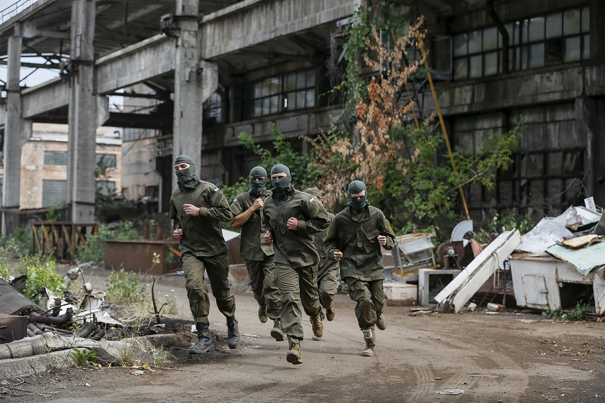 Еду воевать за фашистов» Зачем на Украине создали Русский добровольческий  корпус и что скрывает прошлое его бойцов?: Криминал: Силовые структуры:  Lenta.ru