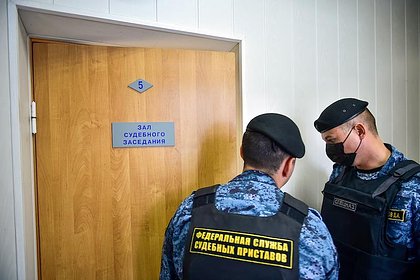 Бывшего директора российского колледжа осудили на три года за коррупцию