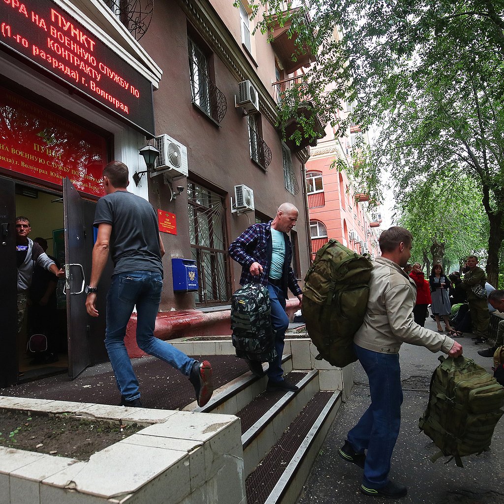 протесты в россии навальный. богота клубы. 1400 человек. спортивная агрессия. 1400 человек.