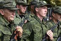 «Крепят на каску и бронежилет» Российские военные на СВО носят с собой талисманы и обереги. Кто делает их для бойцов?