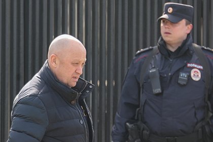 ФСБ завела на Пригожина дело о вооруженном мятеже. Он заявил об ударе военных по «Вагнеру», военные это опровергли