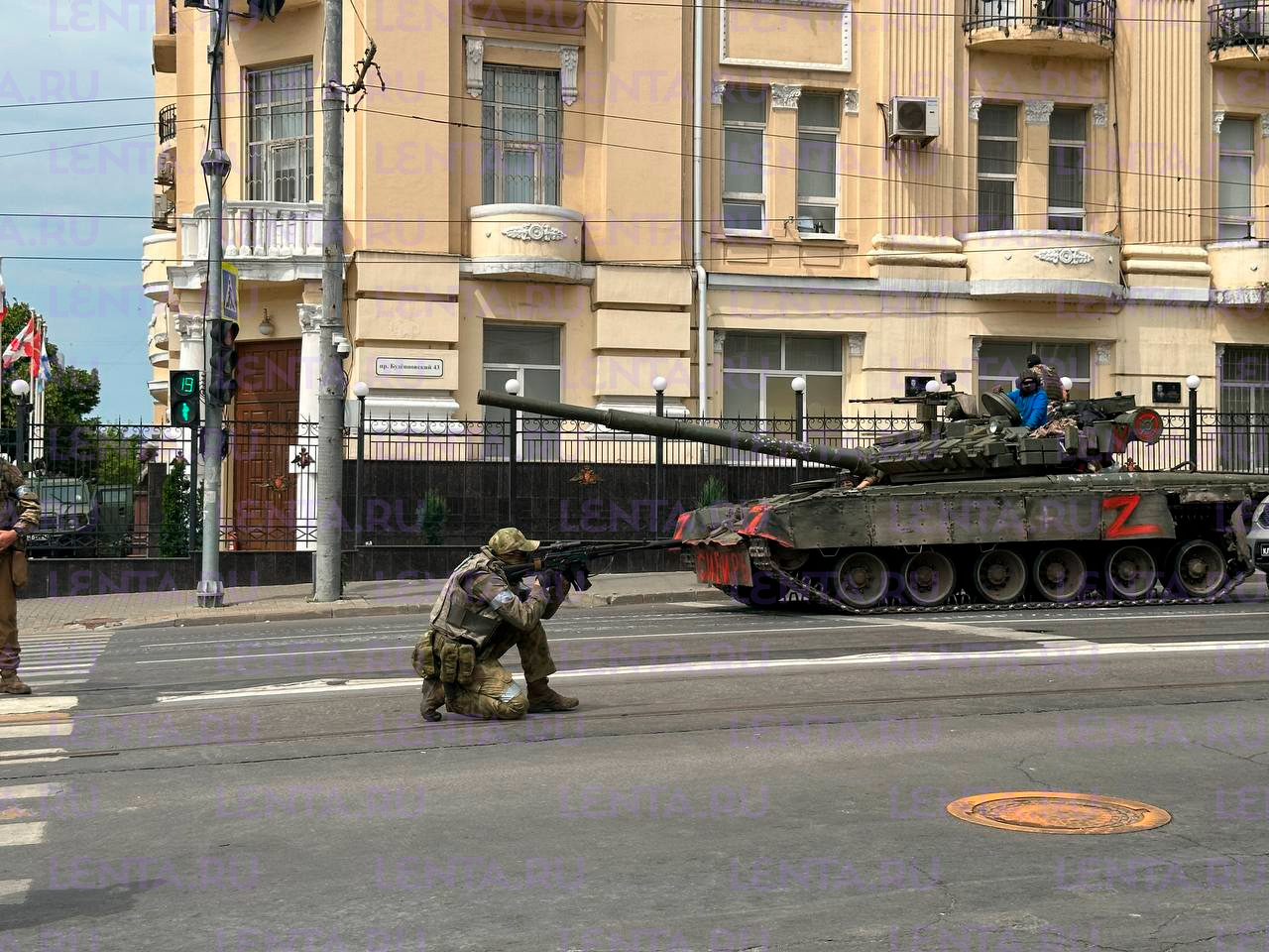 Мятеж Пригожина в Ростове-на-Дону, военные и танки на улицах. Что  происходило в городе, который захватила ЧВК «Вагнер»: Полиция и спецслужбы:  Силовые структуры: Lenta.ru