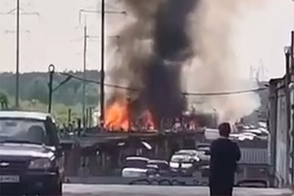Крупный пожар в подмосковных гаражах попал на видео