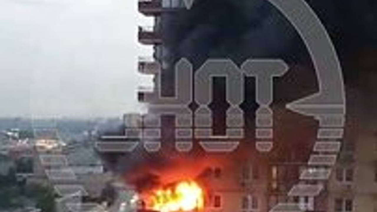 В Подмосковье жители выпрыгнули из окон загоревшегося дома: Происшествия:  Россия: Lenta.ru