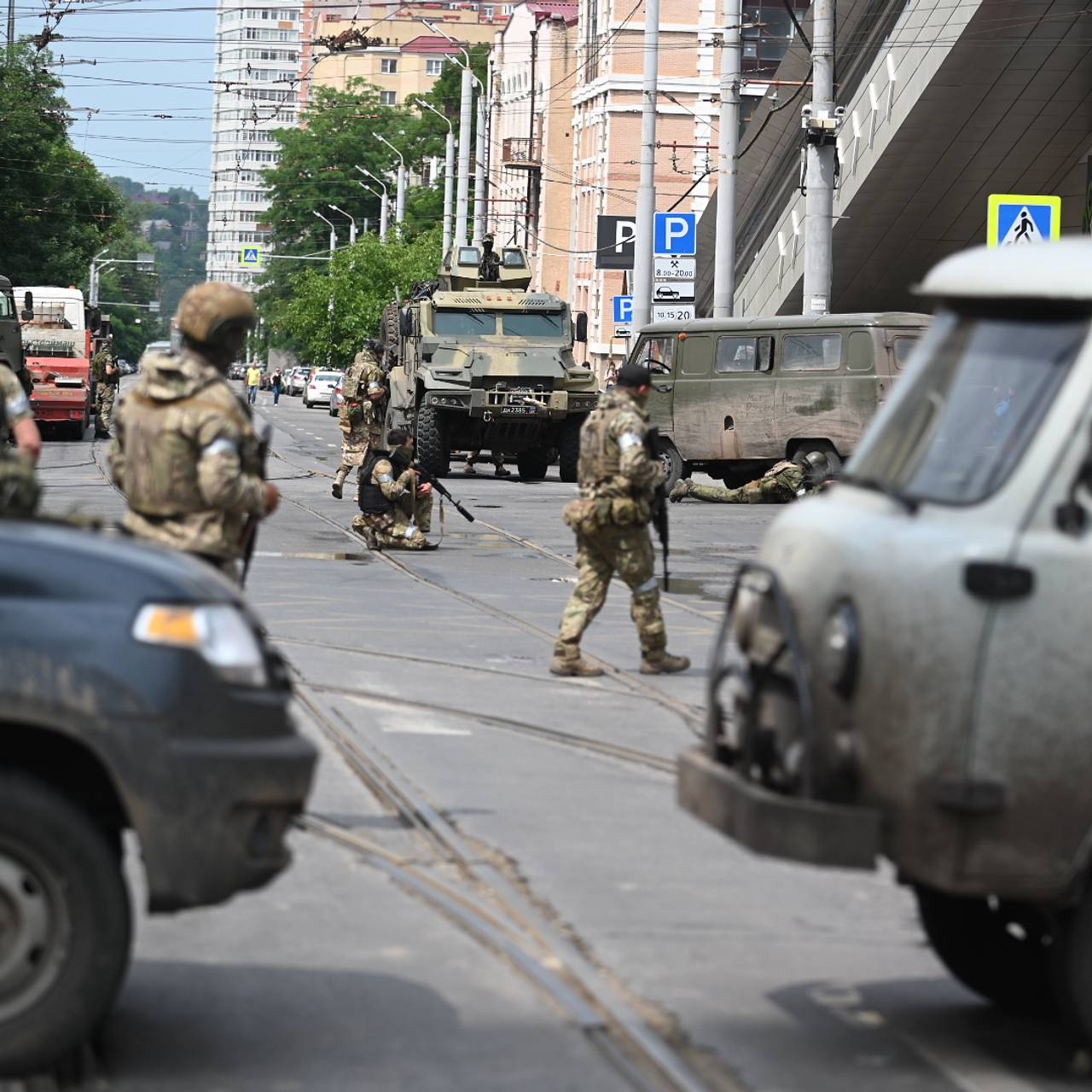 В Ростове-на-Дону рассказали о нюансах ремонта дорог после ухода ЧВК  «Вагнер»: Город: Среда обитания: Lenta.ru