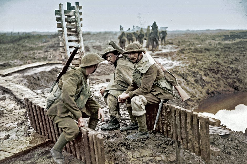В перерывах между боями, 1917 год