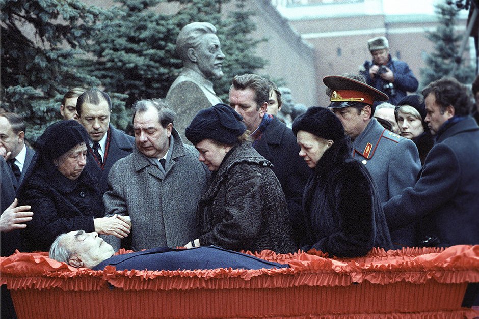 Родственники Брежнева на его похоронах, 15 ноября 1982 года 