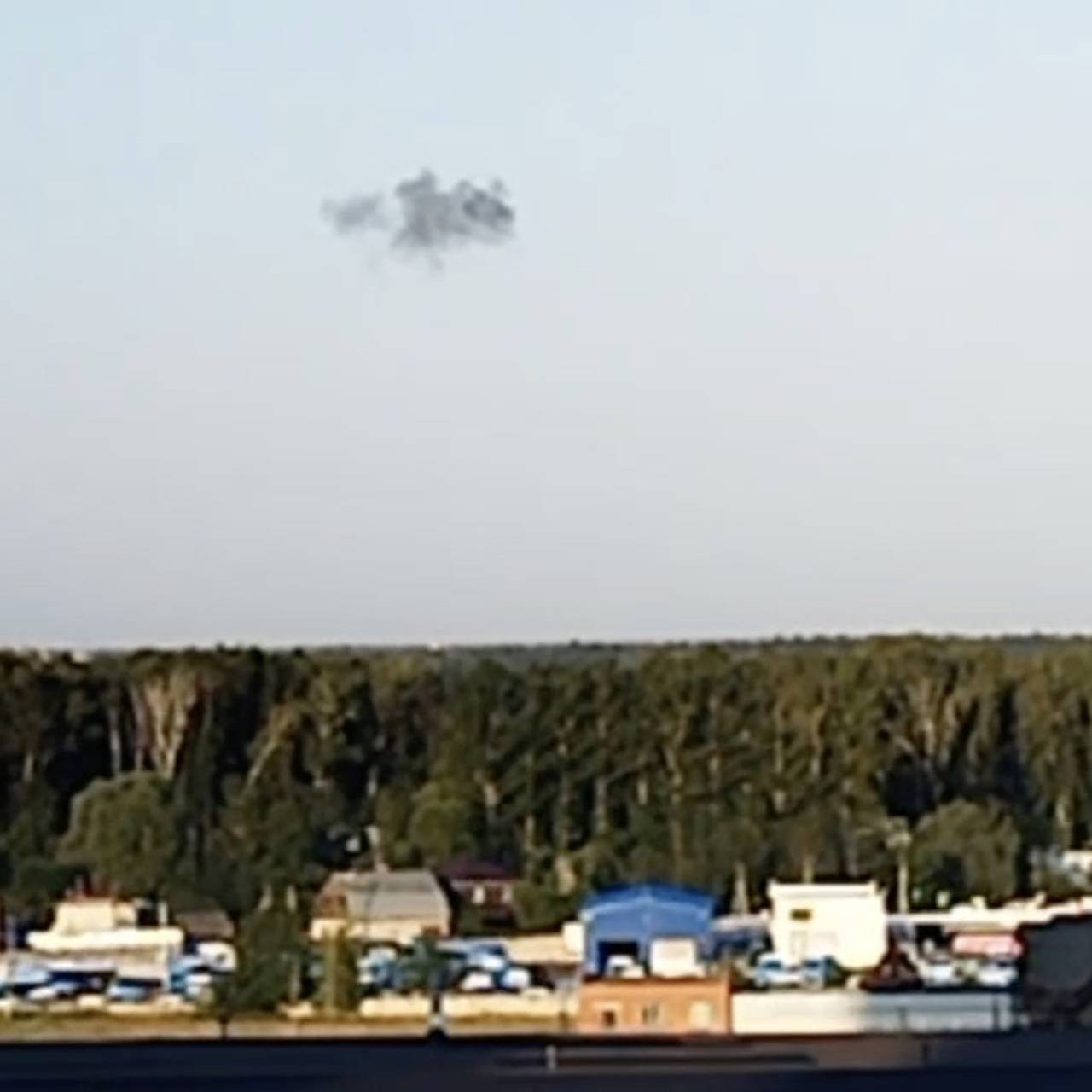 В Новой Москве сбили несколько направлявшихся к столице беспилотников. Что  известно после атаки?: Происшествия: Россия: Lenta.ru