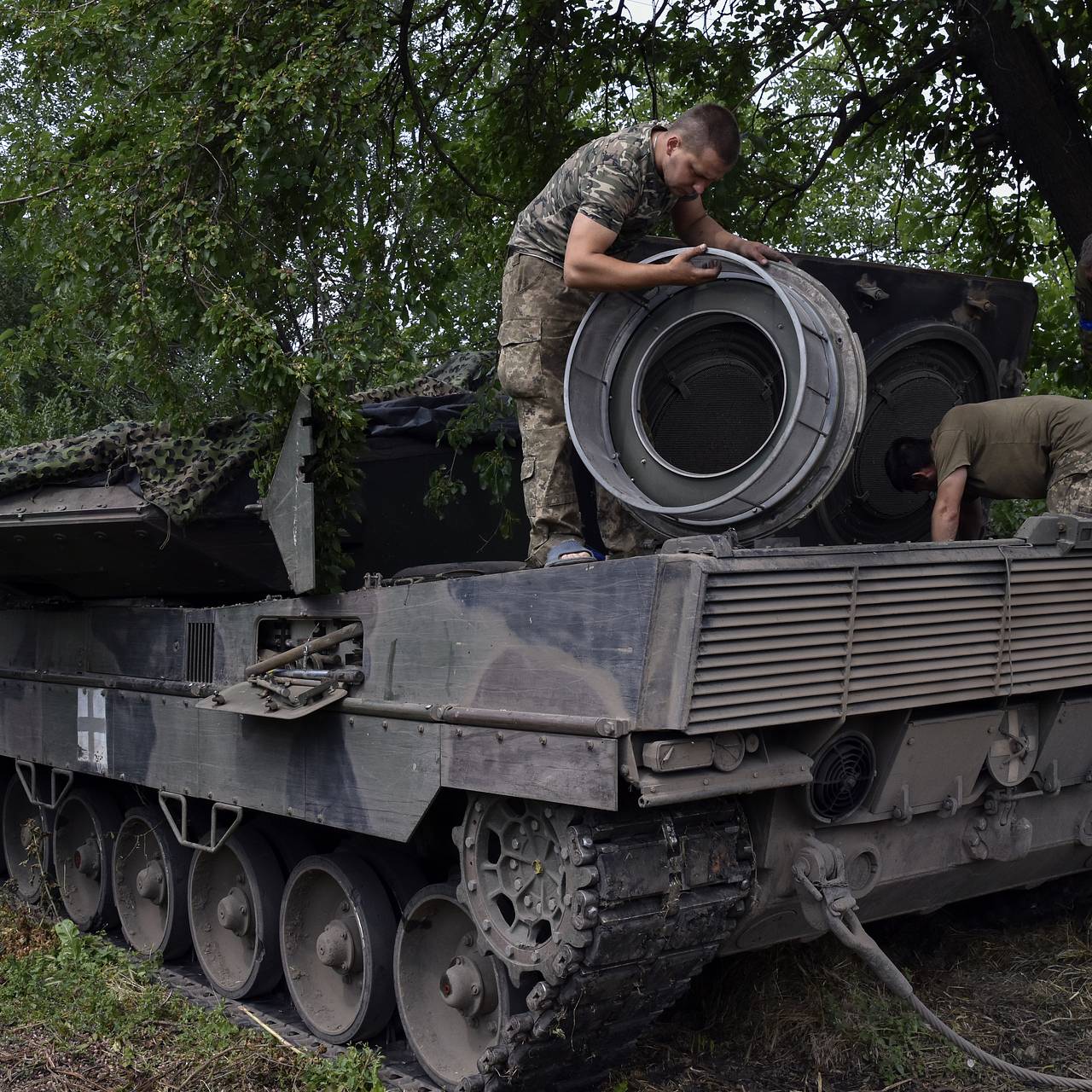 Пленный украинский военный рассказал о страхе бойцов ВСУ ездить на танке  Leopard: Украина: Бывший СССР: Lenta.ru