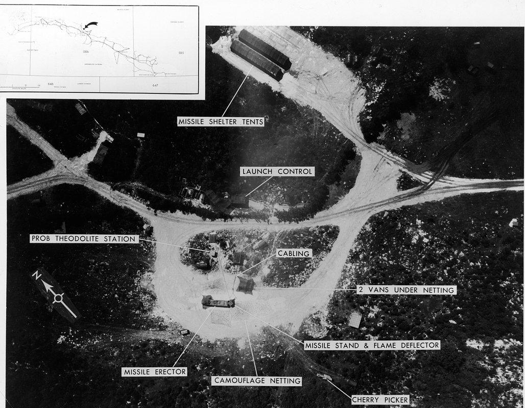 Фото расположения советских баллистических ракет средней дальности, сделанное американским самолетом-разведчиком в районе Сан-Кристобаль, Куба, 23 октября 1962 года